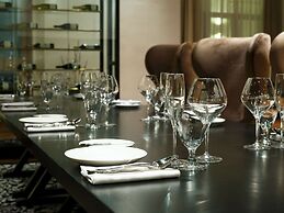 The Lake Garden Hotel Nay Pyi Taw - MGallery Collection