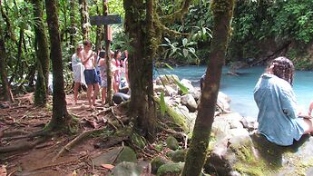 Posada Río Celeste La Amistad