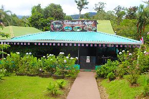 Posada Río Celeste La Amistad