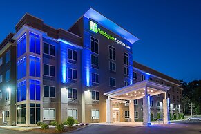 Holiday Inn Express & Suites Norwood-Boston Area, an IHG Hotel