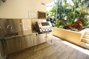 Lanai Riverside Apartments