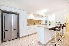 Lanai Riverside Apartments