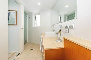 Lanai Riverside Apartments