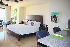 Crocs Resort & Casino