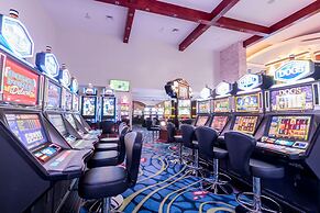 Crocs Resort & Casino