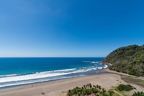 Crocs Resort & Casino