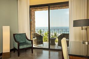 Crocs Resort & Casino