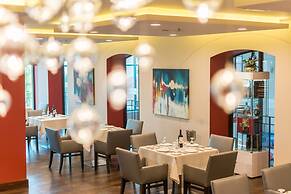 Crocs Resort & Casino