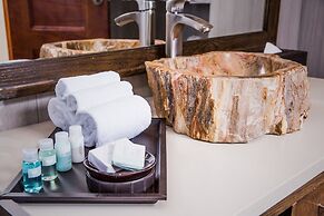 Crocs Resort & Casino