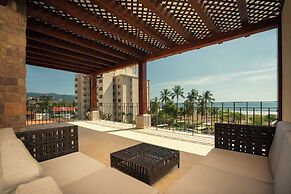 Crocs Resort & Casino