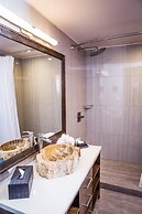 Crocs Resort & Casino