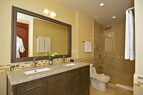 Crocs Resort & Casino