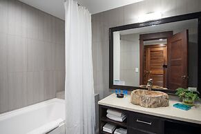 Crocs Resort & Casino