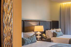 Crocs Resort & Casino