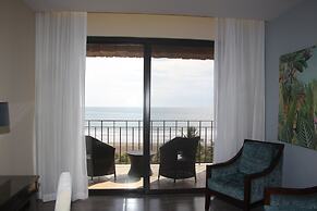 Crocs Resort & Casino