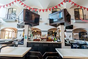 Crocs Resort & Casino