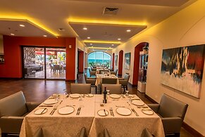 Crocs Resort & Casino