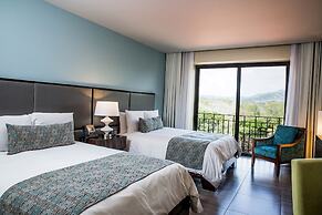 Crocs Resort & Casino