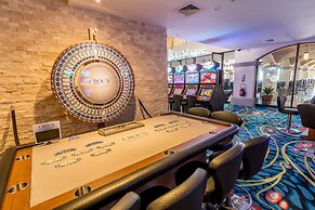 Crocs Resort & Casino
