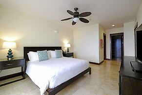 Crocs Resort & Casino