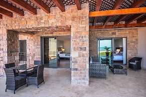 Crocs Resort & Casino