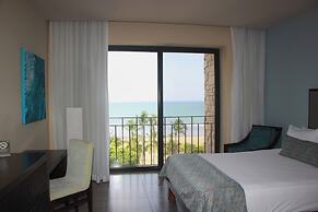 Crocs Resort & Casino