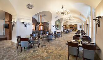 The Castle Hotel, a Luxury Collection Hotel, Dalian