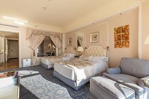 The Castle Hotel, a Luxury Collection Hotel, Dalian