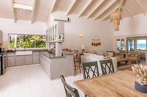 Las Canas Beach Retreat