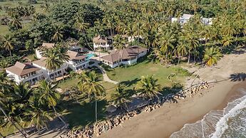 Las Canas Beach Retreat