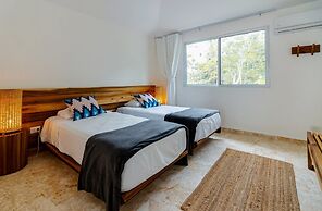 Las Canas Beach Retreat