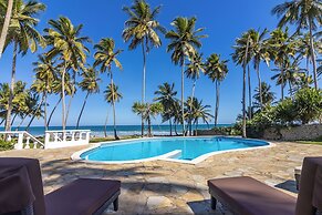 Las Canas Beach Retreat