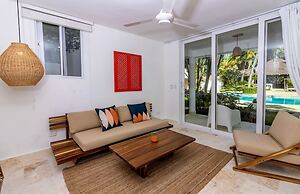 Las Canas Beach Retreat