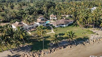 Las Canas Beach Retreat