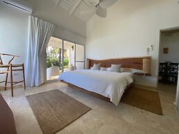 Las Canas Beach Retreat