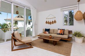 Las Canas Beach Retreat