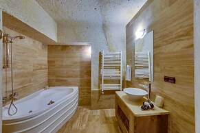 El Puente Cave Hotel