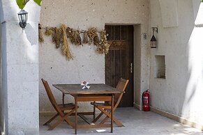 El Puente Cave Hotel