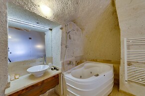 El Puente Cave Hotel