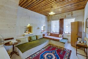 El Puente Cave Hotel