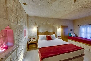 El Puente Cave Hotel