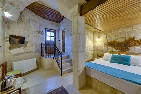 El Puente Cave Hotel