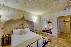 El Puente Cave Hotel