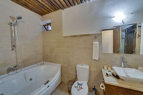 El Puente Cave Hotel