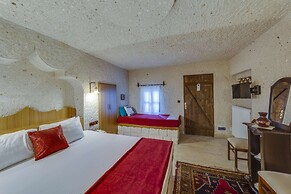 El Puente Cave Hotel