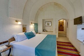 El Puente Cave Hotel