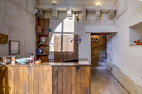 El Puente Cave Hotel