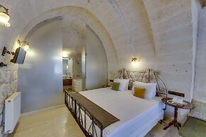 El Puente Cave Hotel