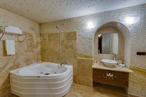 El Puente Cave Hotel