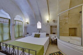 El Puente Cave Hotel